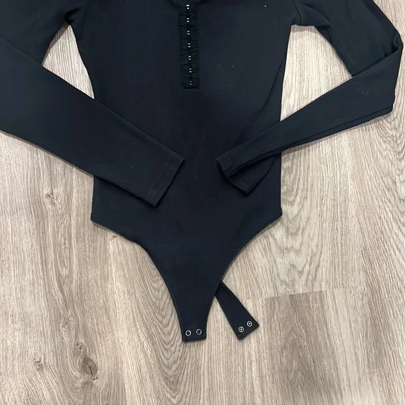 Abercrombie & Fitch Long-Sleeve Henley Bodysuit - Picture 3 of 4